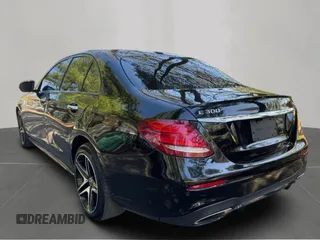 2018 Mercedes-Benz E with VIN WDDZF4KB1JA363906, listed as a Copart auction lot 55195515 with 141,675 mi miles and Clean Title. Bid and sale history available at carsss.com. Image 3.