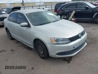 2011 Volkswagen Jetta Sedan SE w/Convenience & Sunroof PZEV with VIN 3VWDZ7AJ6BM340273, listed as a IAAI auction lot 41709714 with 156,491 mi miles. Bid and sale history available at carsss.com. Image 1.
