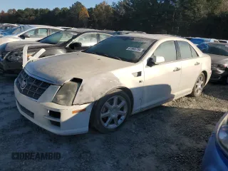 2008 Cadillac STS RWD z VIN 1G6DZ67A280195039, wystawiony jako Copart lot #81965734 z przebiegiem 133 334 mil mil oraz Szkoda całkowita • Salvage title. Historia ofert i sprzedaży dostępna na DreamBid. Obrazek 1.