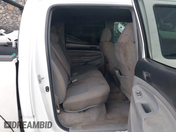 2010 Toyota Tacoma PreRunner z VIN 3TMJU4GN8AM103120, wystawiony jako IAAI lot #42226797 z przebiegiem 237 153 mil mil oraz . Historia ofert i sprzedaży dostępna na DreamBid. Obrazek 8.