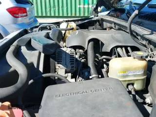 2002 Chevrolet Suburban Z71 с VIN 3GNFK16Z52G264577, выставлен на аукционе IAAI как лот 41581984 с пробегом 321 321 миль миль и . История ставок и продаж доступна на DreamBid. Изображение 19.