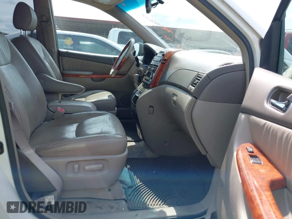 2006 Toyota Sienna XLE with VIN 5TDZA22C76S575385, listed as a IAAI auction lot 42056654 with 259,649 mi miles. Bid and sale history available at carsss.com. Image 5.