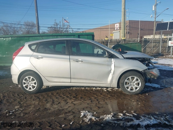 2014 Hyundai Accent GS with VIN KMHCT5AEXEU167098, listed as a IAAI auction lot 41552742 with 48,645 mi miles. Bid and sale history available at carsss.com. Image 13.