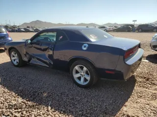 2013 Dodge Challenger SXT z VIN 2C3CDYAG5DH695223, wystawiony jako Copart lot #57690455 z przebiegiem 76 831 mil mil oraz Szkoda całkowita • Salvage title. Historia ofert i sprzedaży dostępna na DreamBid. Obrazek 2.