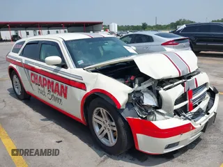 2005 Dodge Magnum RT z VIN 2D4GV58285H652826, wystawiony jako IAAI lot #42283771 z przebiegiem 70 205 mil mil oraz . Historia ofert i sprzedaży dostępna na DreamBid. Obrazek 1.