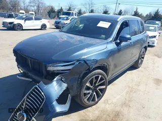 2020 Volvo XC90 Momentum with VIN YV4A22PK3L1535353, listed as a IAAI auction lot 41814583 with 90,073 mi miles. Bid and sale history available at carsss.com. Image 18.