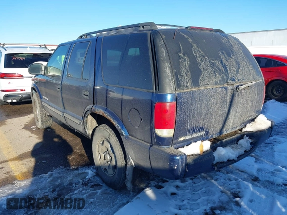 2002 Chevrolet Blazer LS z VIN 1GNDT13W82K183578, wystawiony jako IAAI lot #41349710 z przebiegiem Nie podano mil oraz . Historia ofert i sprzedaży dostępna na DreamBid. Obrazek 3.