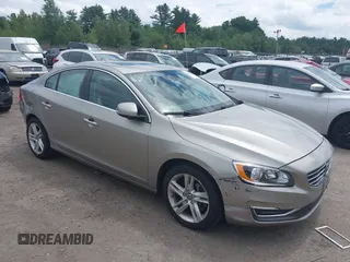 2015 Volvo S60 T5 Premier с VIN YV1612TB9F1302898, выставлен на аукционе IAAI как лот 42616685 с пробегом 34 446 миль миль и . История ставок и продаж доступна на DreamBid. Изображение 1.
