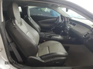 2012 Chevrolet Camaro 2LT z VIN 2G1FC1E39C9168510, wystawiony jako Copart lot #43344355 z przebiegiem 85 983 mil mil oraz Szkoda całkowita • Salvage title. Historia ofert i sprzedaży dostępna na DreamBid. Obrazek 7.