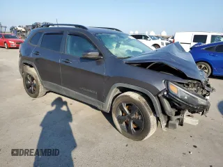 2019 Jeep Cherokee Altitude with VIN 1C4PJMLX7KD302103, listed as a Copart auction lot 72351434 with Not Provided miles and Salvage Title. Bid and sale history available at DreamBid. Image 4.