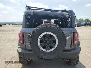 2023 Ford Bronco z VIN 1FMEE5DP0PLA94154, wystawiony jako Copart lot #62035445 z przebiegiem 47 559 mil mil oraz Szkoda całkowita • Salvage title. Historia ofert i sprzedaży dostępna na DreamBid. Obrazek 6.