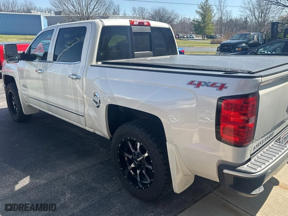 2015 Chevrolet Silverado 1500 High Country with VIN 3GCUKTEC4FG142789, listed as a Copart auction lot 51507825 with 218,796 mi miles and Clean Title. Bid and sale history available at carsss.com. Image 3.