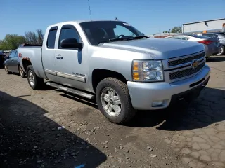 2012 Chevrolet Silverado 1500 LT with VIN 1GCRKSE73CZ273436, listed as a Copart auction lot 53454685 with 261,677 mi miles and Salvage Title. Bid and sale history available at DreamBid. Image 4.