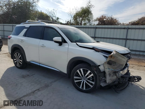 2024 Nissan Pathfinder Platinum with VIN 5N1DR3DG8RC273758, listed as a Copart auction lot 86191004 with 3,897 mi miles and Salvage Title. Bid and sale history available at carsss.com. Image 4.