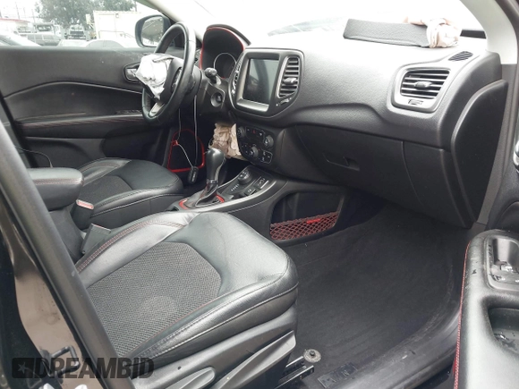 2018 Jeep Compass Trailhawk with VIN 3C4NJDDB3JT451658, listed as a IAAI auction lot 42087588 with 90,189 mi miles and . Bid and sale history available at DreamBid. Image 5.