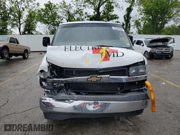 2022 Chevrolet Express Cargo with VIN 1GCWGAFP1N1177920, listed as a Copart auction lot 55304995 with 42,656 mi miles and Salvage title. Bid and sale history available at DreamBid. Image 5.