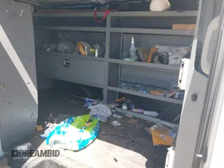 2019 Ford Transit z VIN 1FTYR1YG6KKA31664, wystawiony jako IAAI lot #42004855 z przebiegiem 132 828 mil mil oraz . Historia ofert i sprzedaży dostępna na DreamBid. Obrazek 8.
