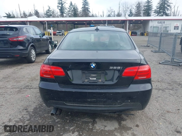 2013 BMW 3 Series 328i xDrive with VIN WBAKF3C50DJ385511, listed as a IAAI auction lot 41795976 with 134,057 mi miles. Bid and sale history available at carsss.com. Image 16.