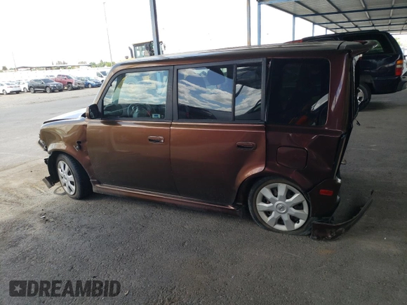 2006 Scion xB z VIN JTLKT324864125173, wystawiony jako Copart lot #56886225 z przebiegiem 153 008 mil mil oraz Szkoda całkowita • Salvage title. Historia ofert i sprzedaży dostępna na DreamBid. Obrazek 2.
