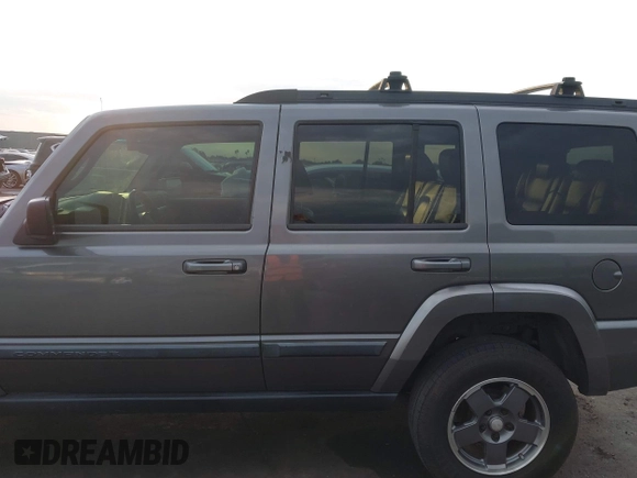 2008 Jeep Commander Sport with VIN 1J8HG48NX8C172027, listed as a IAAI auction lot 42756337 with 178,777 mi miles and . Bid and sale history available at DreamBid. Image 14.