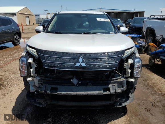 2022 Mitsubishi Outlander SE with VIN JA4J3UA80NZ011133, listed as a Copart auction lot 62770705 with 37,530 mi miles and Salvage title. Bid and sale history available at DreamBid. Image 5.