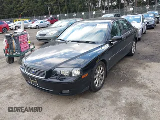 2004 Volvo S80 with VIN YV1TH59HX41349382, listed as a IAAI auction lot 41712062 with 77,124 mi miles. Bid and sale history available at carsss.com. Image 2.
