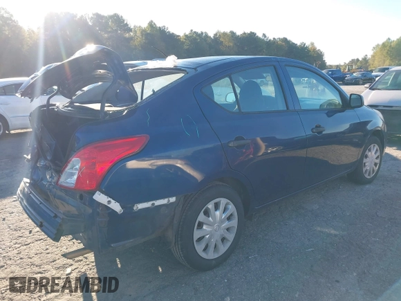 2014 Nissan Versa SV with VIN 3N1CN7AP1EL842930, listed as a IAAI auction lot 40588207 with 200,417 mi miles. Bid and sale history available at carsss.com. Image 4.