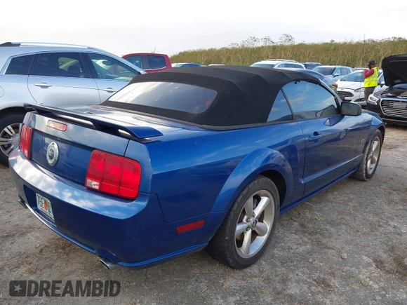 2007 Ford Mustang GT Deluxe with VIN 1ZVHT85H075325586, listed as a IAAI auction lot 40581160 with Not Provided miles and . Bid and sale history available at carsss.com. Image 4.