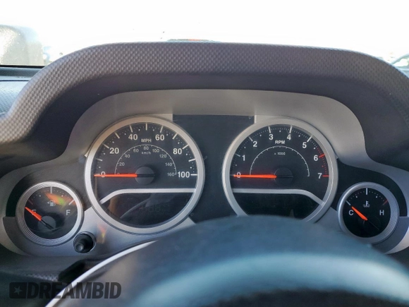 2007 Jeep Wrangler Unlimited Sahara z VIN 1J4GB591X7L165493, wystawiony jako Copart lot #47468205 z przebiegiem Nie podano mil oraz Czysty tytuł • Clean title. Historia ofert i sprzedaży dostępna na DreamBid. Obrazek 9.