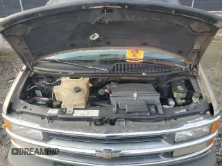 1996 Chevrolet Chevy Van z VIN 1GBFG15M1T1001653, wystawiony jako Copart lot #84589274 z przebiegiem Nie podano mil oraz Nie do naprawy • Non repairable. Historia ofert i sprzedaży dostępna na DreamBid. Obrazek 13.
