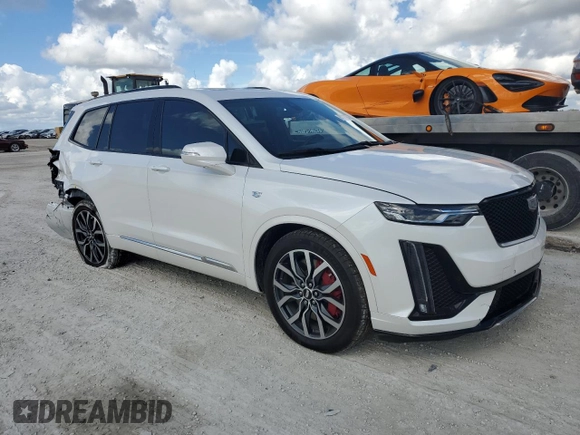 2022 Cadillac XT6 Sport with VIN 1GYKPGRS8NZ164305, listed as a Copart auction lot 80268754 with 17,232 mi miles and Salvage Title. Bid and sale history available at carsss.com. Image 4.