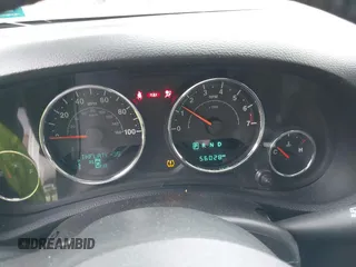 2017 Jeep Wrangler Unlimited Sahara z VIN 1C4BJWEG2HL695672, wystawiony jako IAAI lot #42008396 z przebiegiem 56 028 mil mil oraz . Historia ofert i sprzedaży dostępna na DreamBid. Obrazek 7.