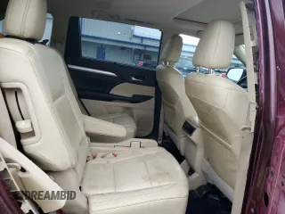 2018 Toyota Highlander SE z VIN 5TDJZRFH0JS857493, wystawiony jako Copart lot #57224495 z przebiegiem 111 862 mil mil oraz Szkoda całkowita • Salvage title. Historia ofert i sprzedaży dostępna na DreamBid. Obrazek 11.
