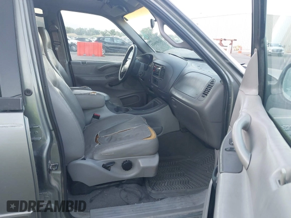 1999 Ford Expedition XLT with VIN 1FMPU18L8XLB66035, listed as a IAAI auction lot 42489611 with Not provided miles and . Bid and sale history available at DreamBid. Image 5.