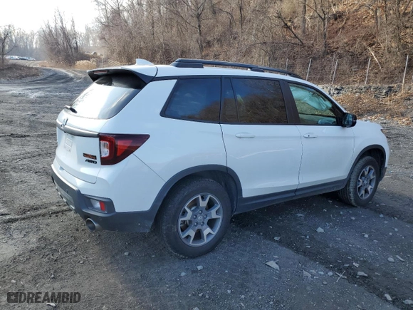 2022 Honda Passport TrailSport with VIN 5FNYF8H69NB001312, listed as a Copart auction lot 35850053 with 15,415 mi miles. Bid and sale history available at carsss.com. Image 3.
