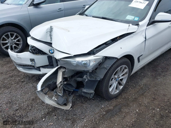 2014 BMW 3 Series Gran Turismo 328i xDrive with VIN WBA3X5C5XED559713, listed as a IAAI auction lot 42078622 with 68,233 mi miles. Bid and sale history available at carsss.com. Image 18.