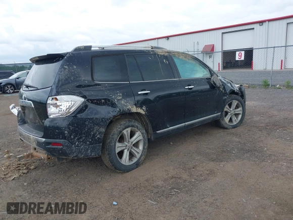2013 Toyota Highlander Limited z VIN 5TDDK3EH1DS251379, wystawiony jako IAAI lot #42252676 z przebiegiem 126 563 mil mil oraz . Historia ofert i sprzedaży dostępna na DreamBid. Obrazek 4.