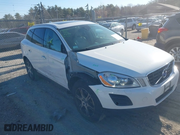 2013 Volvo XC60 T6 with VIN YV4902DZ8D2420737, listed as a IAAI auction lot 41986161 with 165,954 mi miles. Bid and sale history available at carsss.com. Image 1.