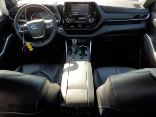 2022 Toyota Highlander XSE with VIN 5TDLZRBHXNS244110, listed as a Copart auction lot 57018755 with 55,633 mi miles and Salvage title. Bid and sale history available at DreamBid. Image 8.
