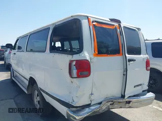 2001 Dodge Passenger z VIN 2B5WB35Z51K561431, wystawiony jako IAAI lot #42003952 z przebiegiem 171 240 mil mil oraz . Historia ofert i sprzedaży dostępna na DreamBid. Obrazek 3.