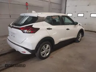 2022 Nissan Kicks S with VIN 3N1CP5BV8NL505330, listed as a IAAI auction lot 41907514 with 30,604 mi miles. Bid and sale history available at carsss.com. Image 4.