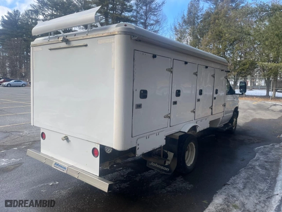 2018 Ford Econoline Commercial Cutaway with VIN 1FDXE4FS4JDC33224, listed as a Copart auction lot 44239625 with NaN miles and Clean Title. Bid and sale history available at carsss.com. Image 4.
