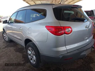 2012 Chevrolet Traverse LS z VIN 1GNKREED4CJ360370, wystawiony jako IAAI lot #42398695 z przebiegiem 194 875 mil mil oraz . Historia ofert i sprzedaży dostępna na DreamBid. Obrazek 3.