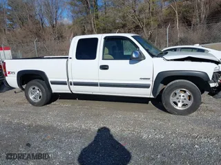 2000 Chevrolet Silverado 1500 LT with VIN 1GCEK19T9YE384538, listed as a IAAI auction lot 41596743 with 165,594 mi miles. Bid and sale history available at carsss.com. Image 13.