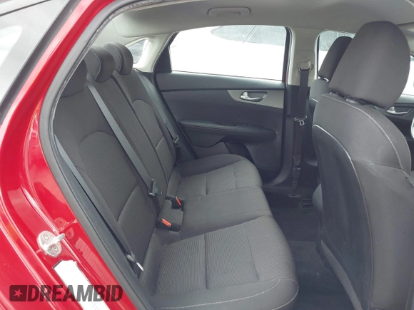 2019 Kia Forte LXS z VIN 3KPF24AD4KE005189, wystawiony jako IAAI lot #42354011 z przebiegiem 73 422 mil mil oraz . Historia ofert i sprzedaży dostępna na DreamBid. Obrazek 8.