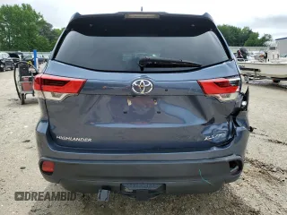 2018 Toyota Highlander SE with VIN 5TDJZRFH9JS858688, listed as a Copart auction lot 55343275 with 103,287 mi miles and Salvage title. Bid and sale history available at DreamBid. Image 6.