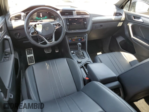 2024 Volkswagen Tiguan SE R-Line Black с VIN 3VV8B7AX6RM170005, выставлен на аукционе Copart как лот 55438145 с пробегом 14 149 миль миль и Списание • Salvage title. История ставок и продаж доступна на DreamBid. Изображение 8.