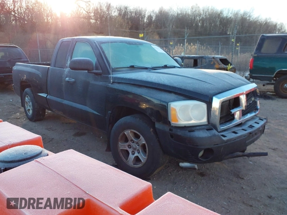 2005 Dodge Dakota SLT with VIN 1D7HW42N95S315558, listed as a IAAI auction lot 41210145 with 207,115 mi miles and . Bid and sale history available at DreamBid. Image 1.