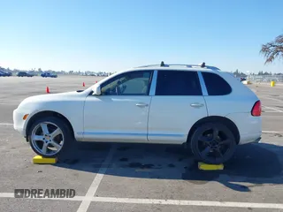 2005 Porsche Cayenne with VIN WP1AA29P85LA24175, listed as a IAAI auction lot 41301076 with 174,291 mi miles. Bid and sale history available at carsss.com. Image 14.