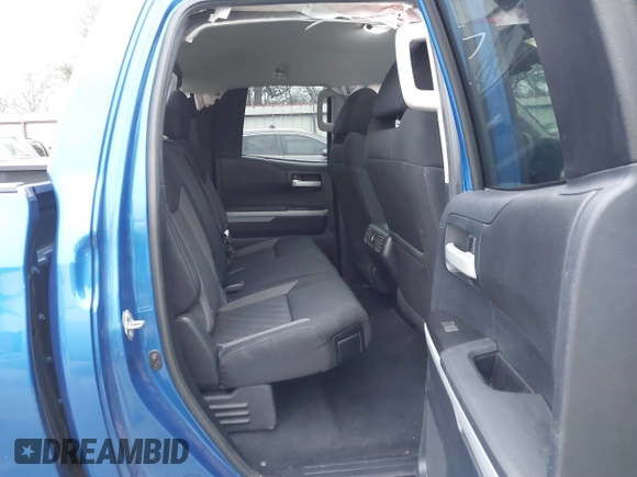 2016 Toyota Tundra SR z VIN 5TFRM5F13GX095535, wystawiony jako IAAI lot #41618316 z przebiegiem 131 386 mil mil oraz . Historia ofert i sprzedaży dostępna na DreamBid. Obrazek 8.